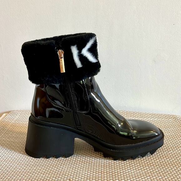 KARL LAGERFELD PARIS Carey Logo Booties Faux Fur Trim Chunky Lug Sole Heel 7.5M - Picture 9 of 15